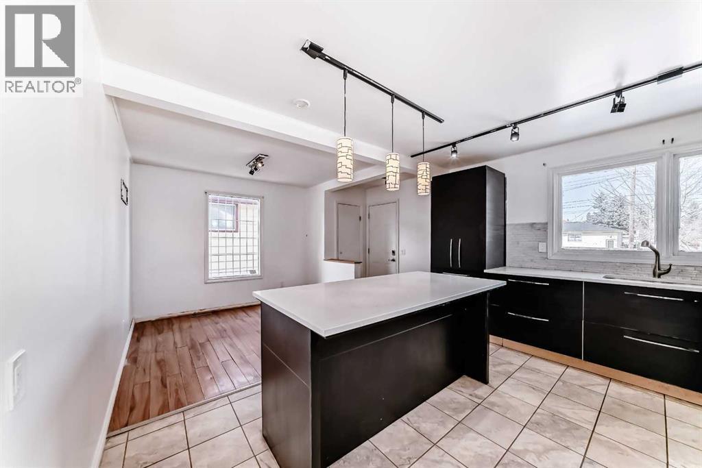 212 78 Avenue Ne, Calgary, Alberta  T2K 0R2 - Photo 7 - A2289672