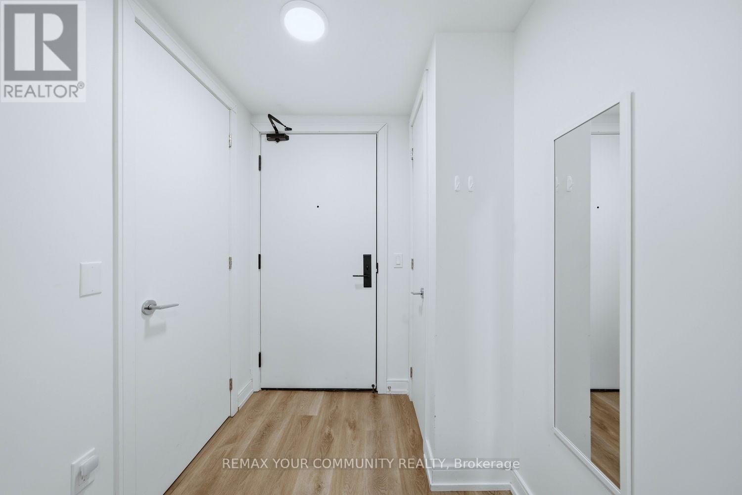 1317 - 1 Jarvis Street, Hamilton, Ontario  L8R 3J2 - Photo 2 - X12845898