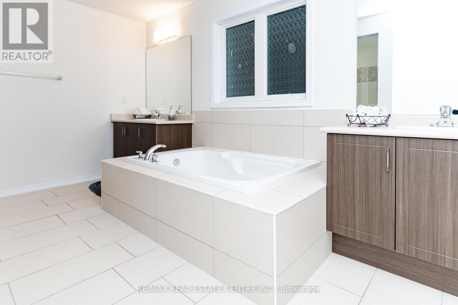 7869 Buckeye Crescent, Niagara Falls, Ontario  L2H 2Y6 - Photo 22 - X12845900