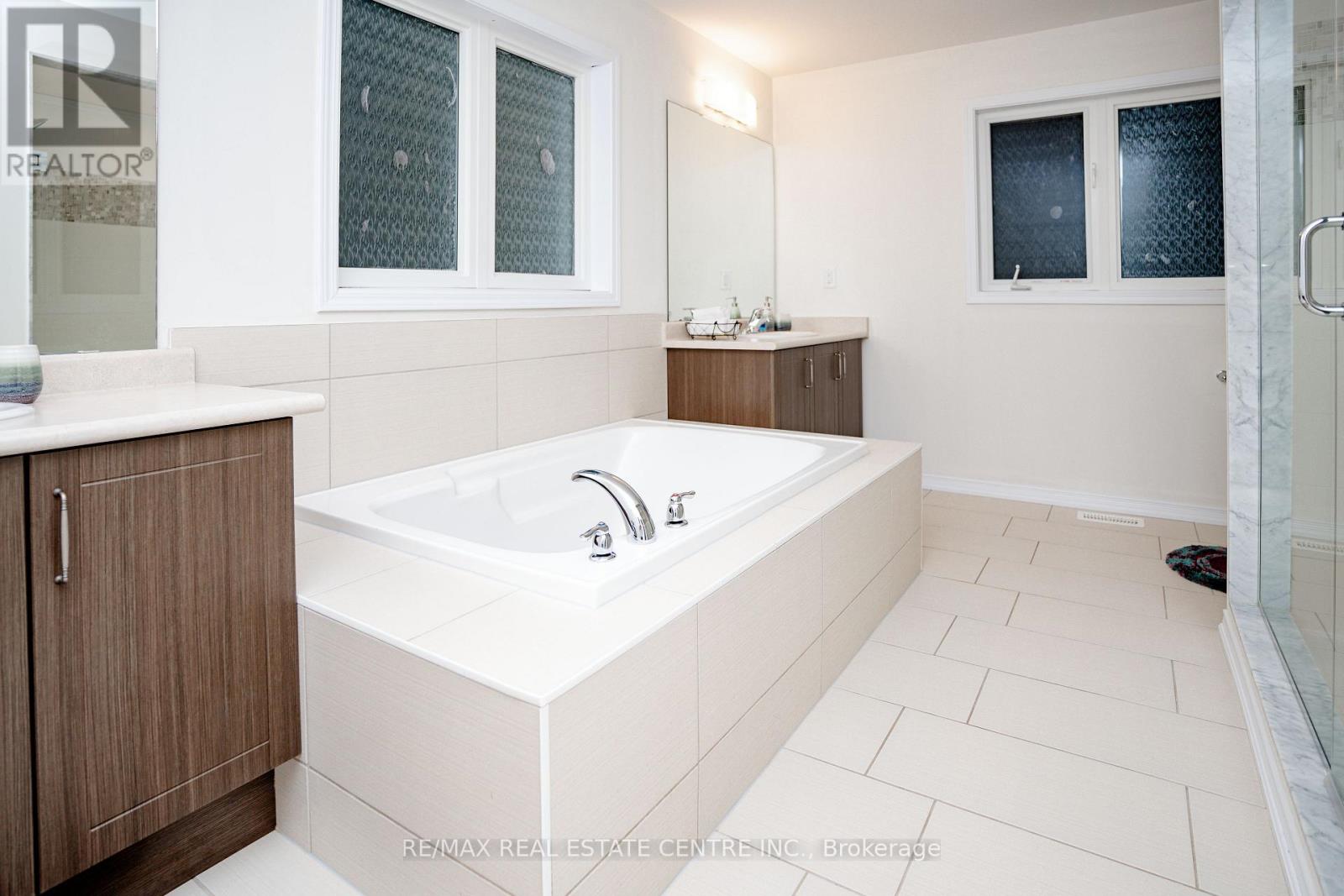 7869 Buckeye Crescent, Niagara Falls, Ontario  L2H 2Y6 - Photo 23 - X12845900