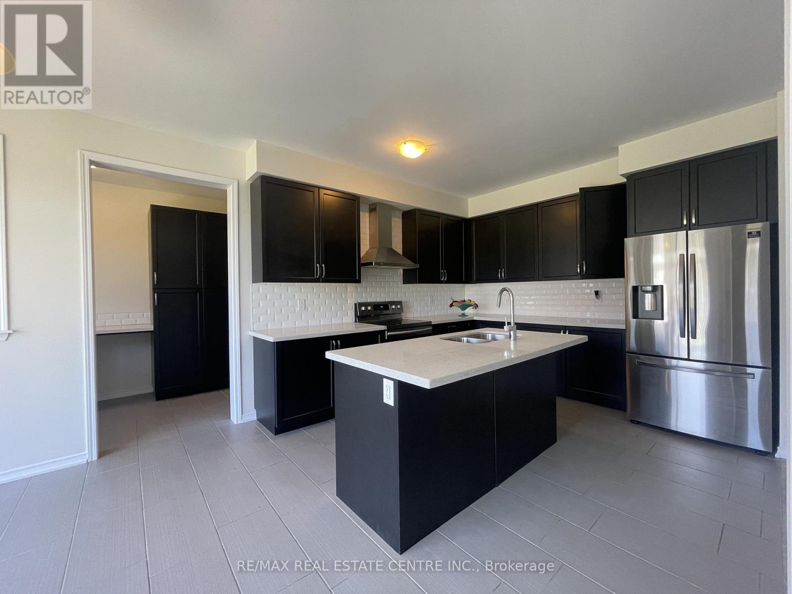 7869 Buckeye Crescent, Niagara Falls, Ontario  L2H 2Y6 - Photo 9 - X12845900