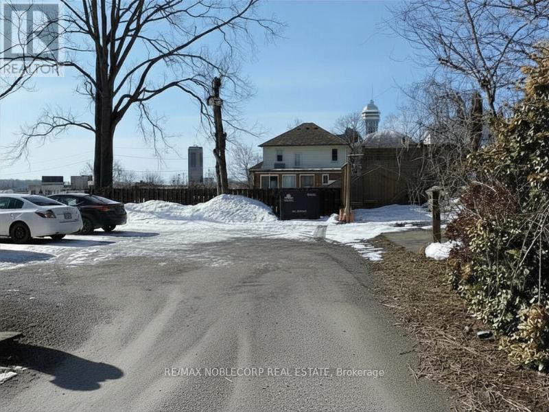 4450 Phillip Street S, Niagara Falls, Ontario  L2E 1A6 - Photo 10 - X12846054