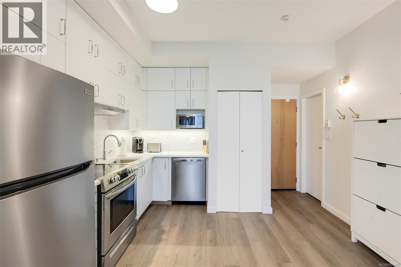 413 409 Swift St, Victoria, British Columbia  V8W 1S2 - Photo 15 - 1027489