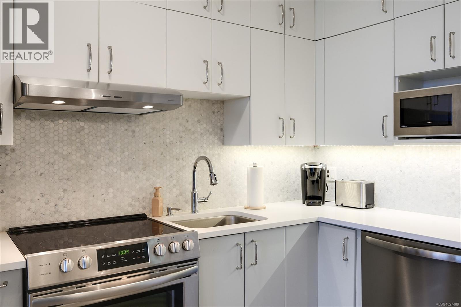 413 409 Swift St, Victoria, British Columbia  V8W 1S2 - Photo 18 - 1027489