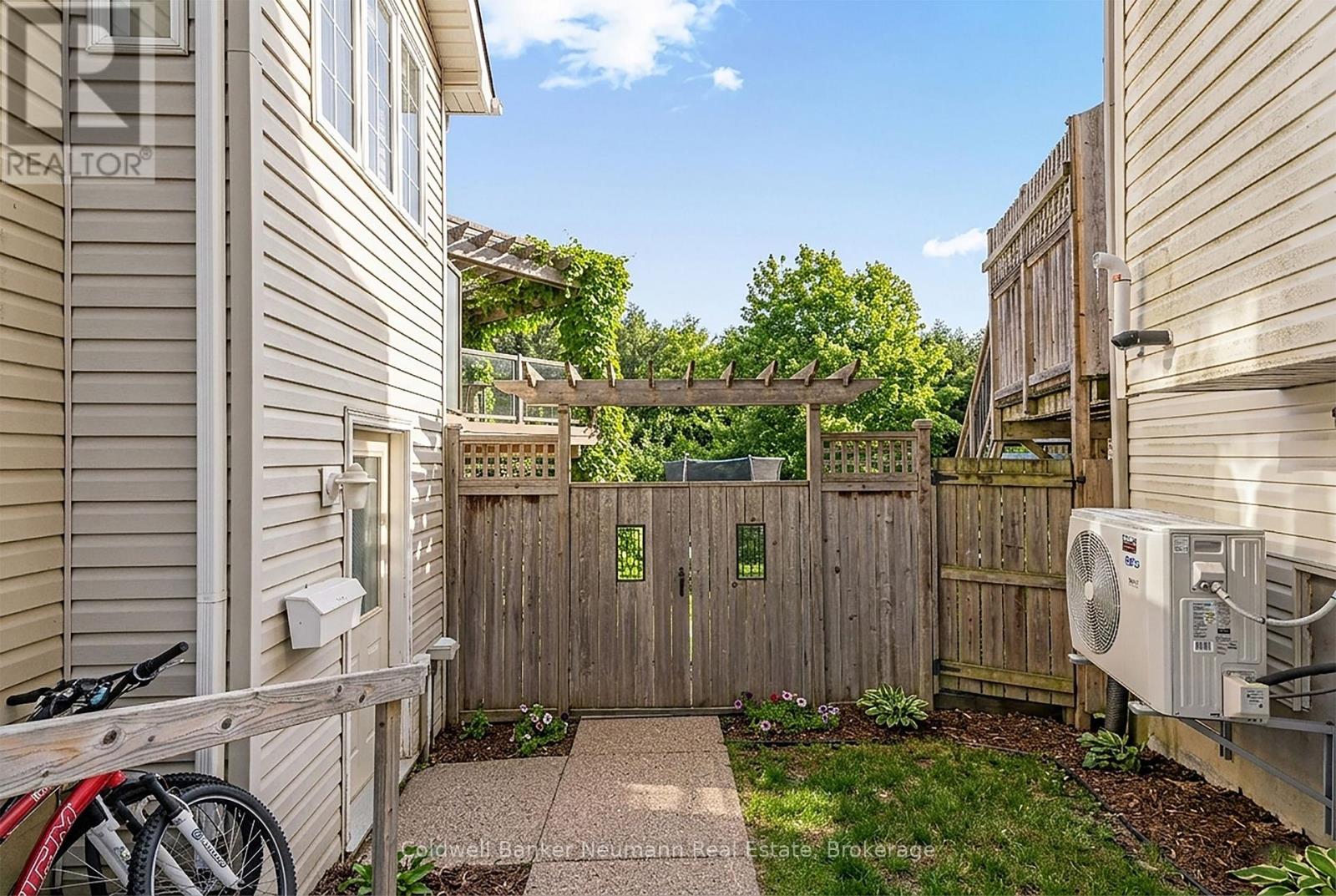 18 Carrington Place, Guelph, Ontario  N1G 5C2 - Photo 7 - X12830004