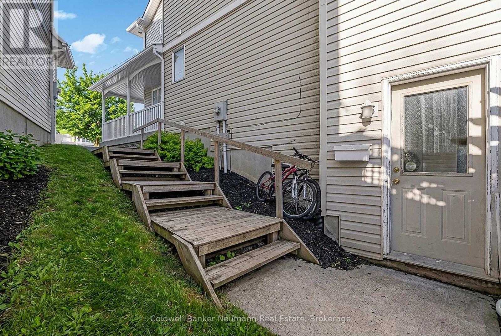 18 Carrington Place, Guelph, Ontario  N1G 5C2 - Photo 8 - X12830004
