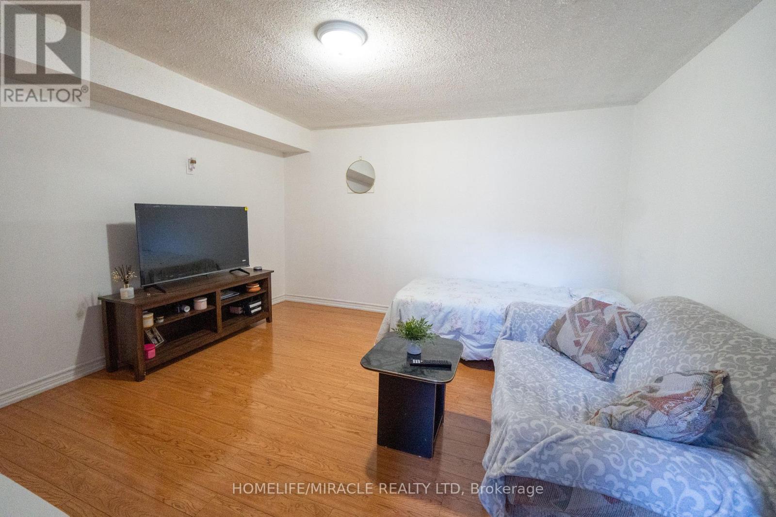 2 Santa Anita Court, Brampton, Ontario  L6Y 4P8 - Photo 33 - W12769286