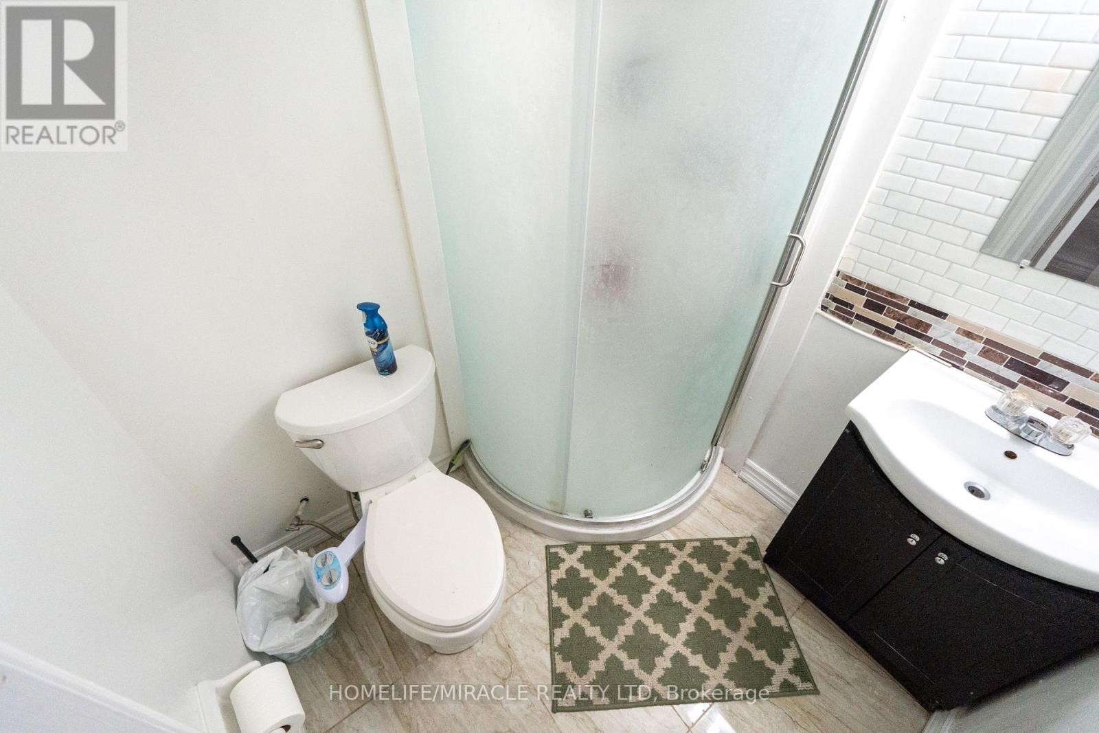 2 Santa Anita Court, Brampton, Ontario  L6Y 4P8 - Photo 35 - W12769286