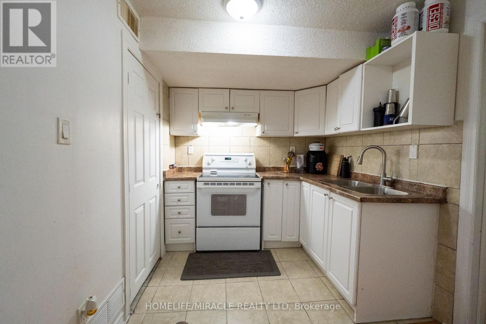 2 Santa Anita Court, Brampton, Ontario  L6Y 4P8 - Photo 31 - W12769286