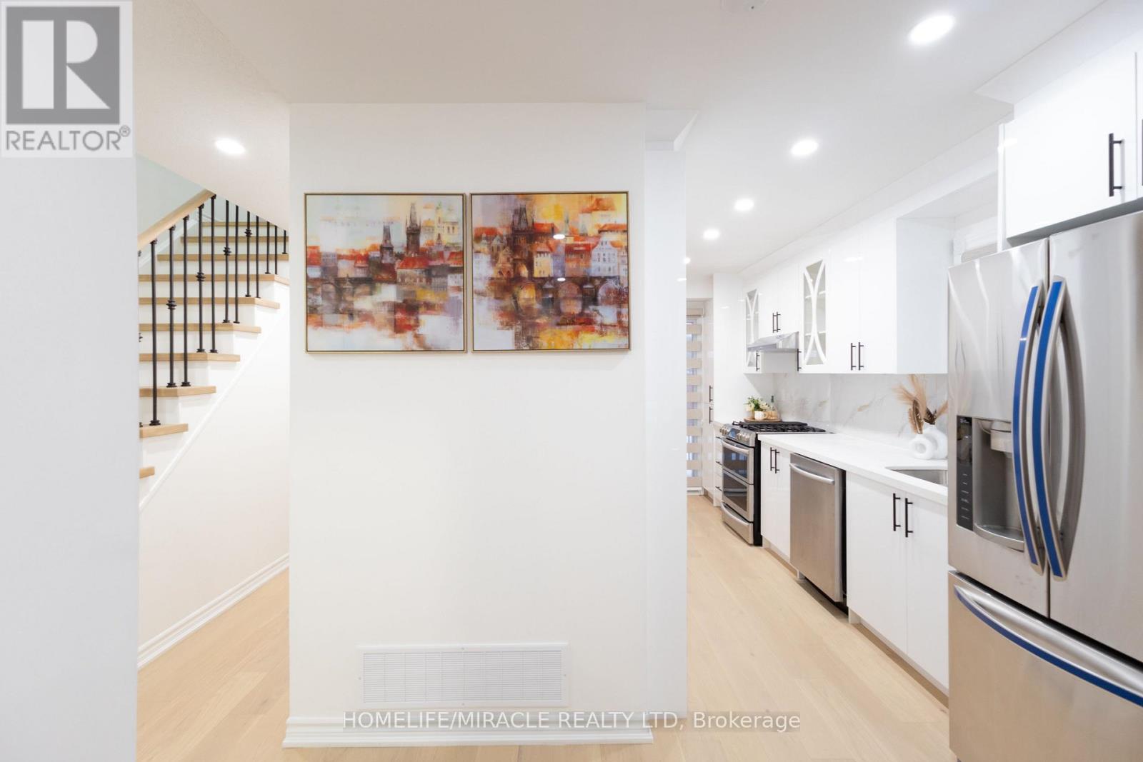 2 Santa Anita Court, Brampton, Ontario  L6Y 4P8 - Photo 6 - W12769286