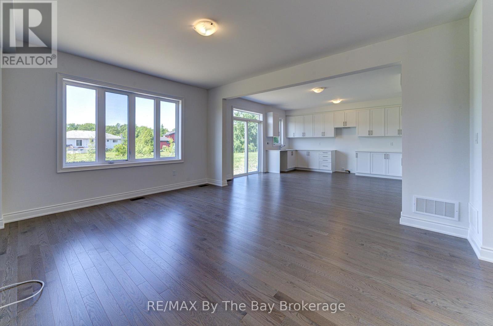 16 Misty Ridge Road, Wasaga Beach, Ontario  L9Z 0R8 - Photo 6 - S12846186