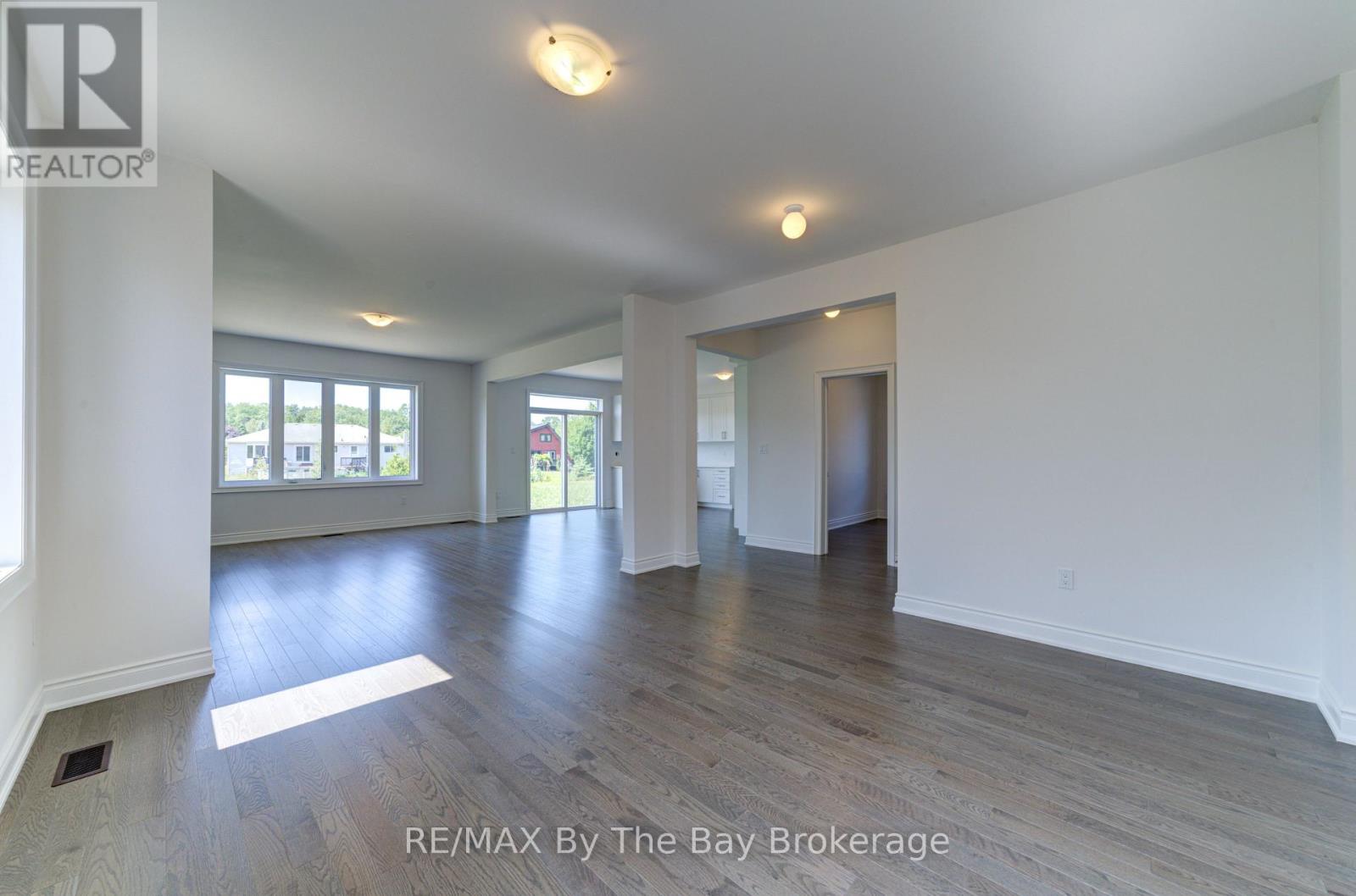 16 Misty Ridge Road, Wasaga Beach, Ontario  L9Z 0R8 - Photo 7 - S12846186