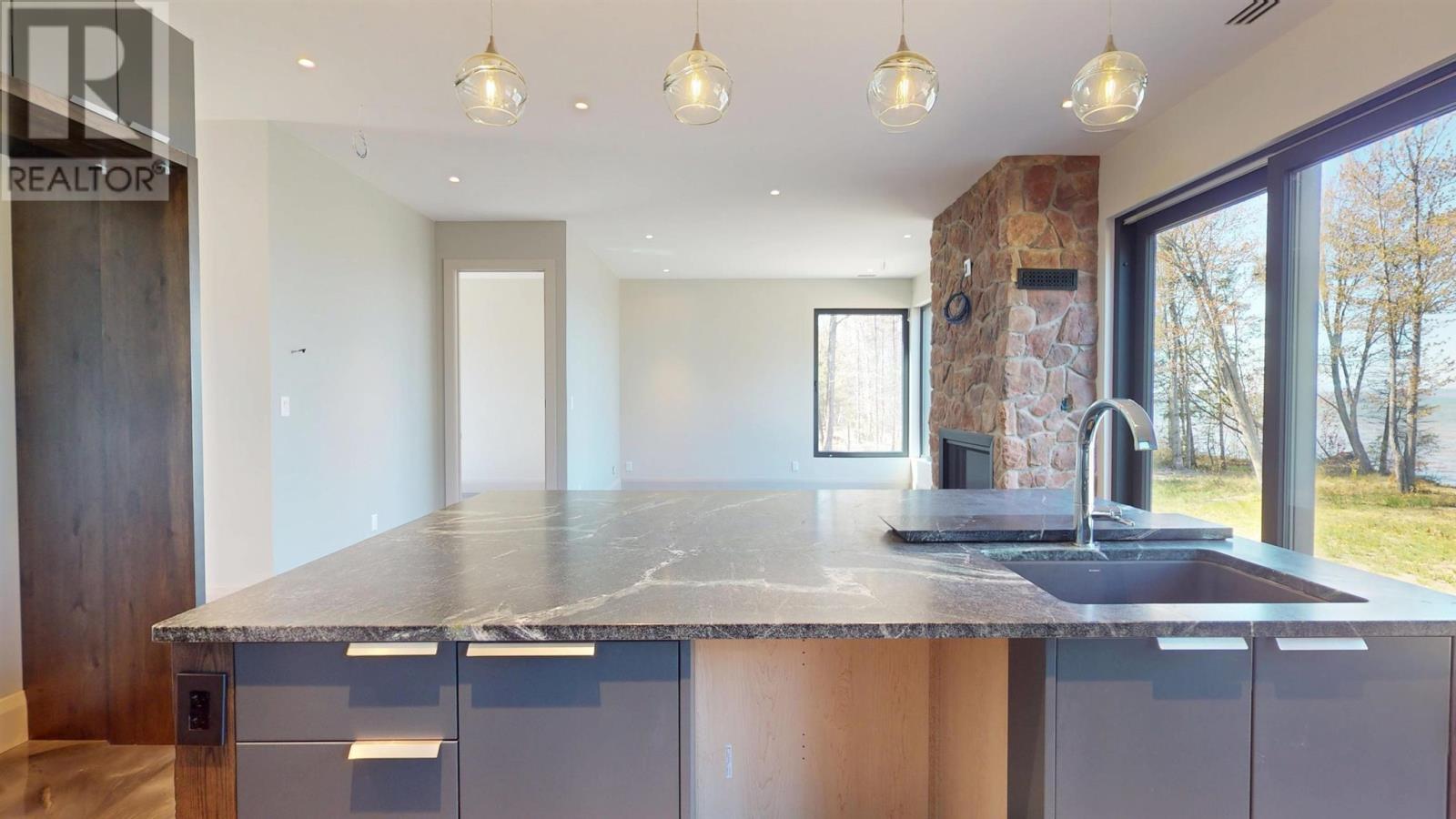 937 Sunnyside Beach Rd, Sault Ste. Marie, Ontario  P6A 6K4 - Photo 23 - SM260411