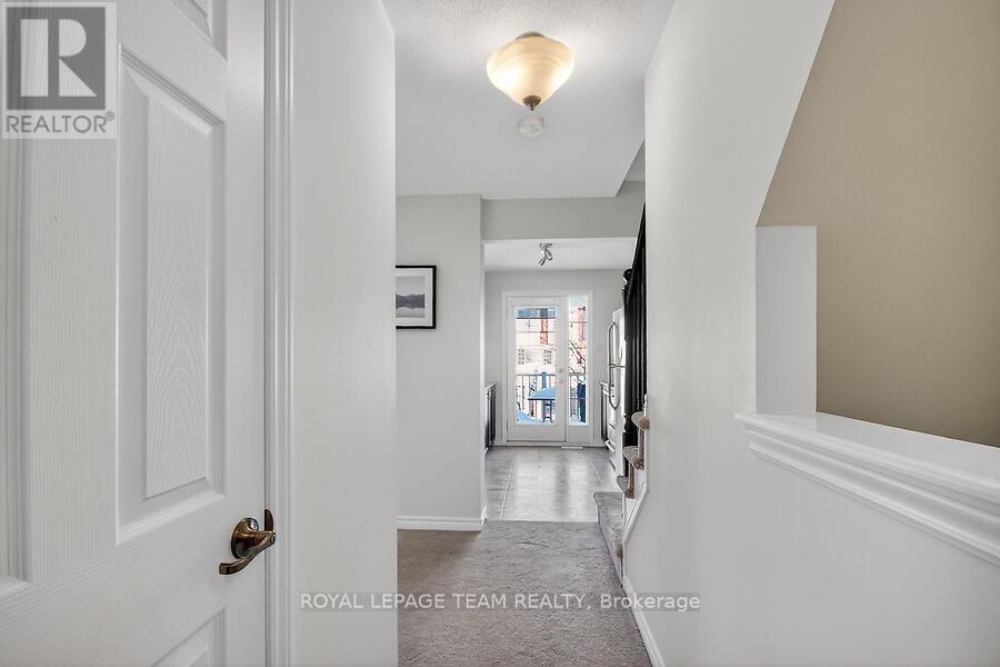 126 Grenadine Street, Ottawa, Ontario  K2S 0P1 - Photo 5 - X12839846