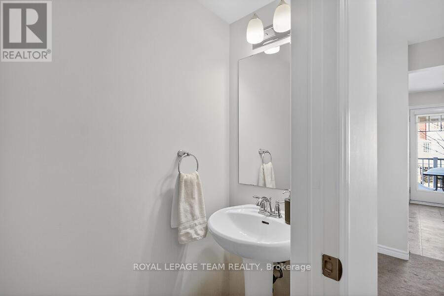 126 Grenadine Street, Ottawa, Ontario  K2S 0P1 - Photo 6 - X12839846