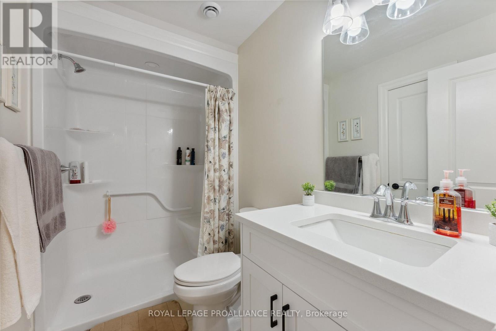 31b Schmidt Way, Quinte West (Murray Ward), Ontario  K8V 5P4 - Photo 8 - X12846144