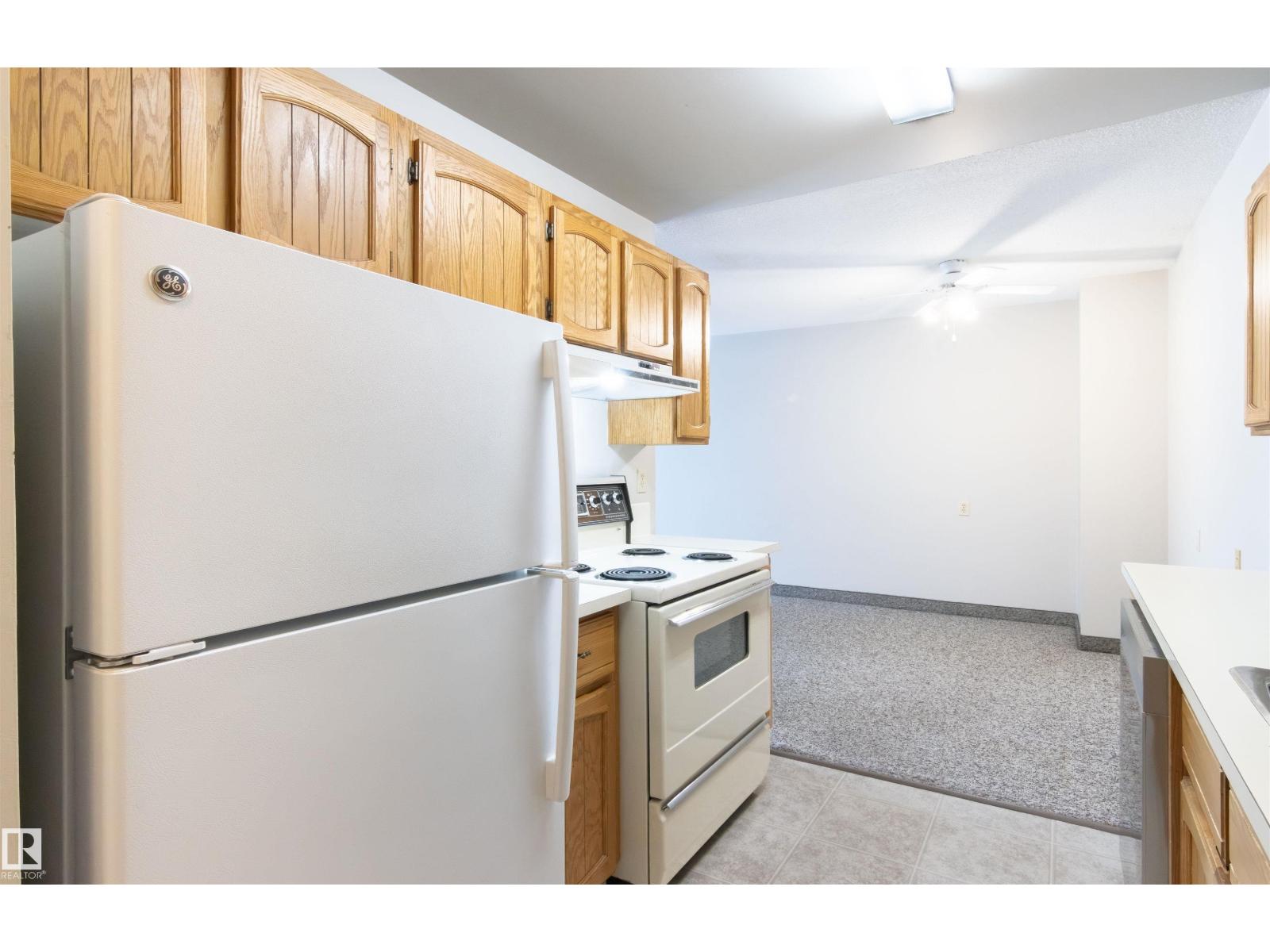 #210 3611 145 Av Nw, Edmonton, Alberta  T5Y 2L7 - Photo 4 - E4475787