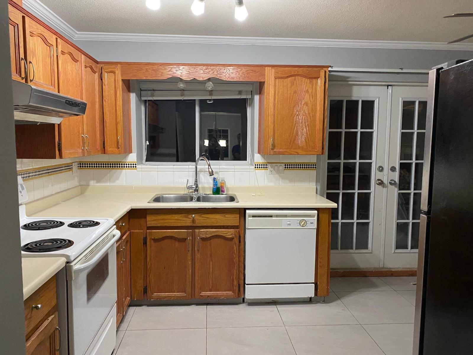 Upper Level 6171 192 Street, Surrey, British Columbia  V3S 8C7 - Photo 2 - R3096224