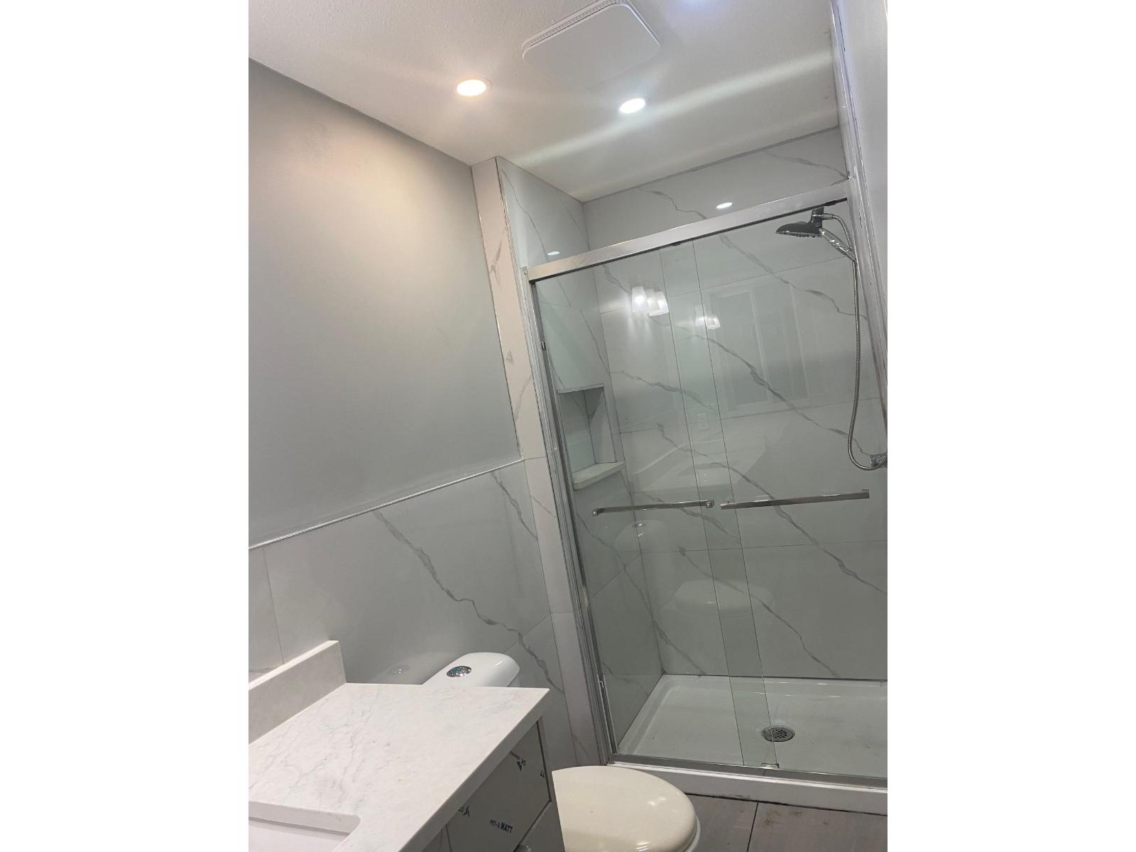 Upper Level 6171 192 Street, Surrey, British Columbia  V3S 8C7 - Photo 8 - R3096224