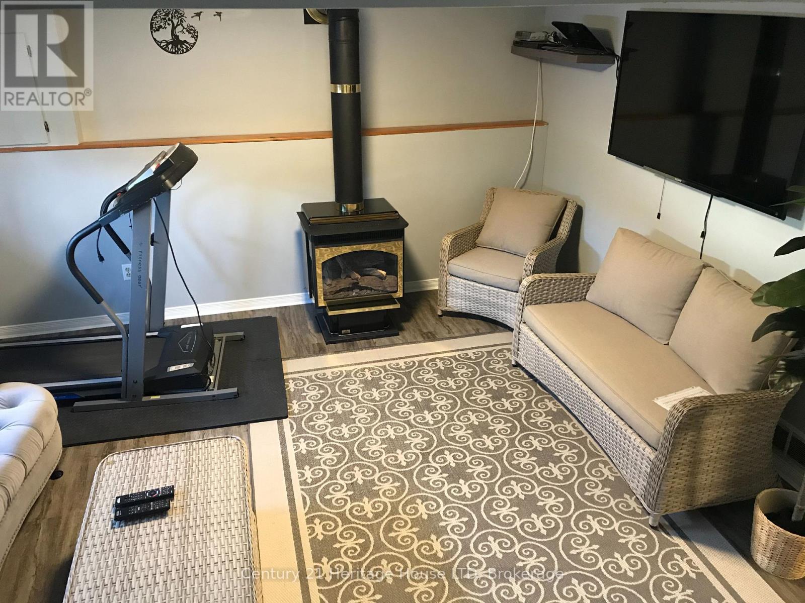 25 Nelson Avenue, Fort Erie (Lakeshore), Ontario  L2A 5K7 - Photo 19 - X12828246