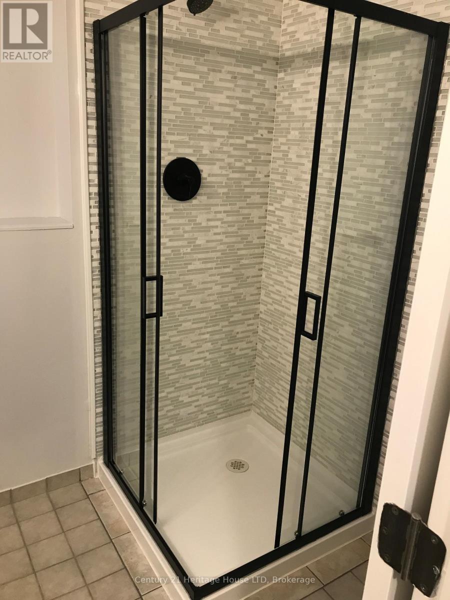 25 Nelson Avenue, Fort Erie (Lakeshore), Ontario  L2A 5K7 - Photo 21 - X12828246