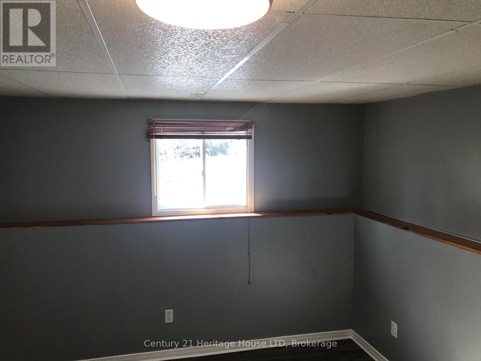 25 Nelson Avenue, Fort Erie (Lakeshore), Ontario  L2A 5K7 - Photo 23 - X12828246