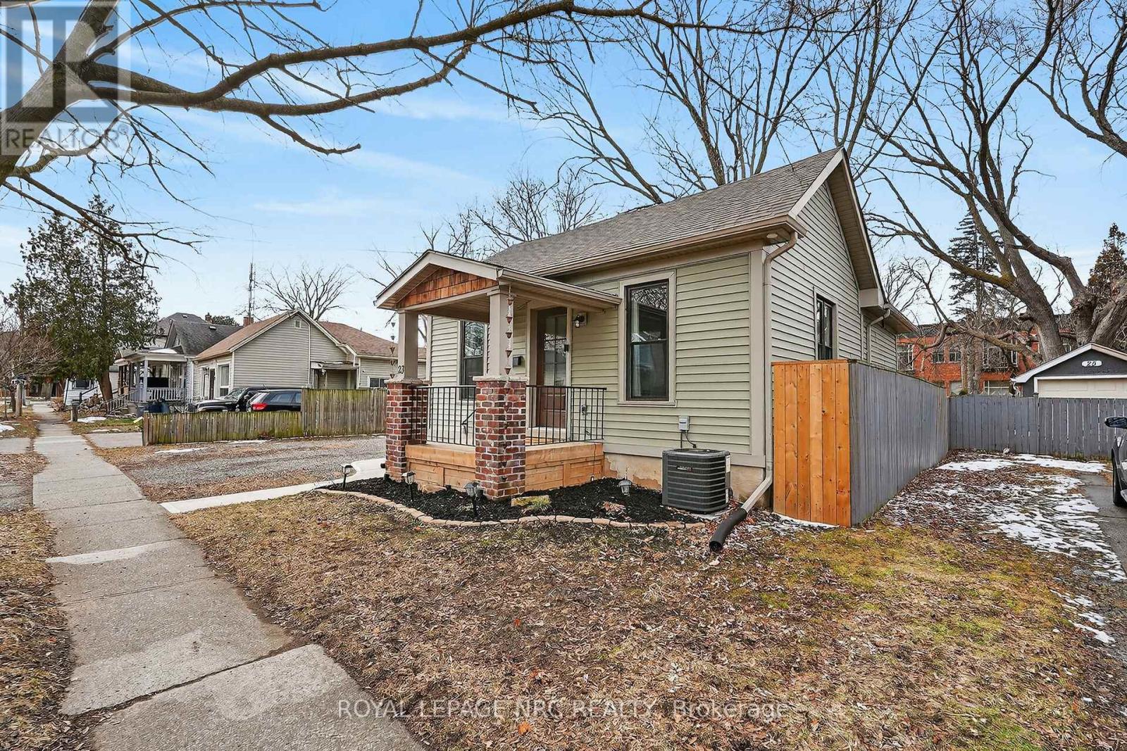 23 Rodman Street E, St. Catharines, Ontario  L2R 5C9 - Photo 3 - X12842724