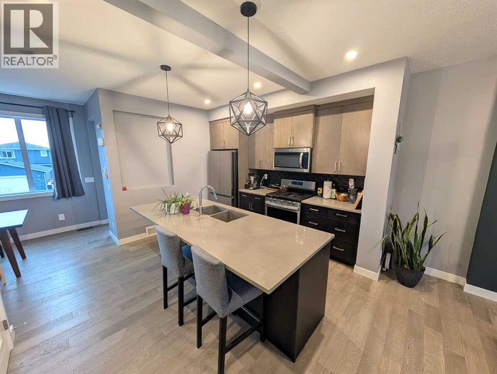 72 Sundown Crescent, Cochrane, Alberta  T4C 2T2 - Photo 2 - A2286593