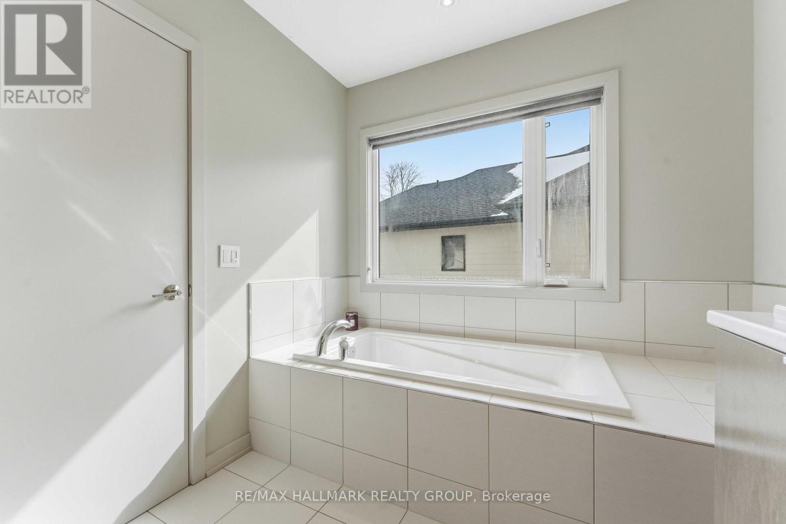 254 Sunnyridge Crescent, Ottawa, Ontario  K2M 0H3 - Photo 16 - X12846114