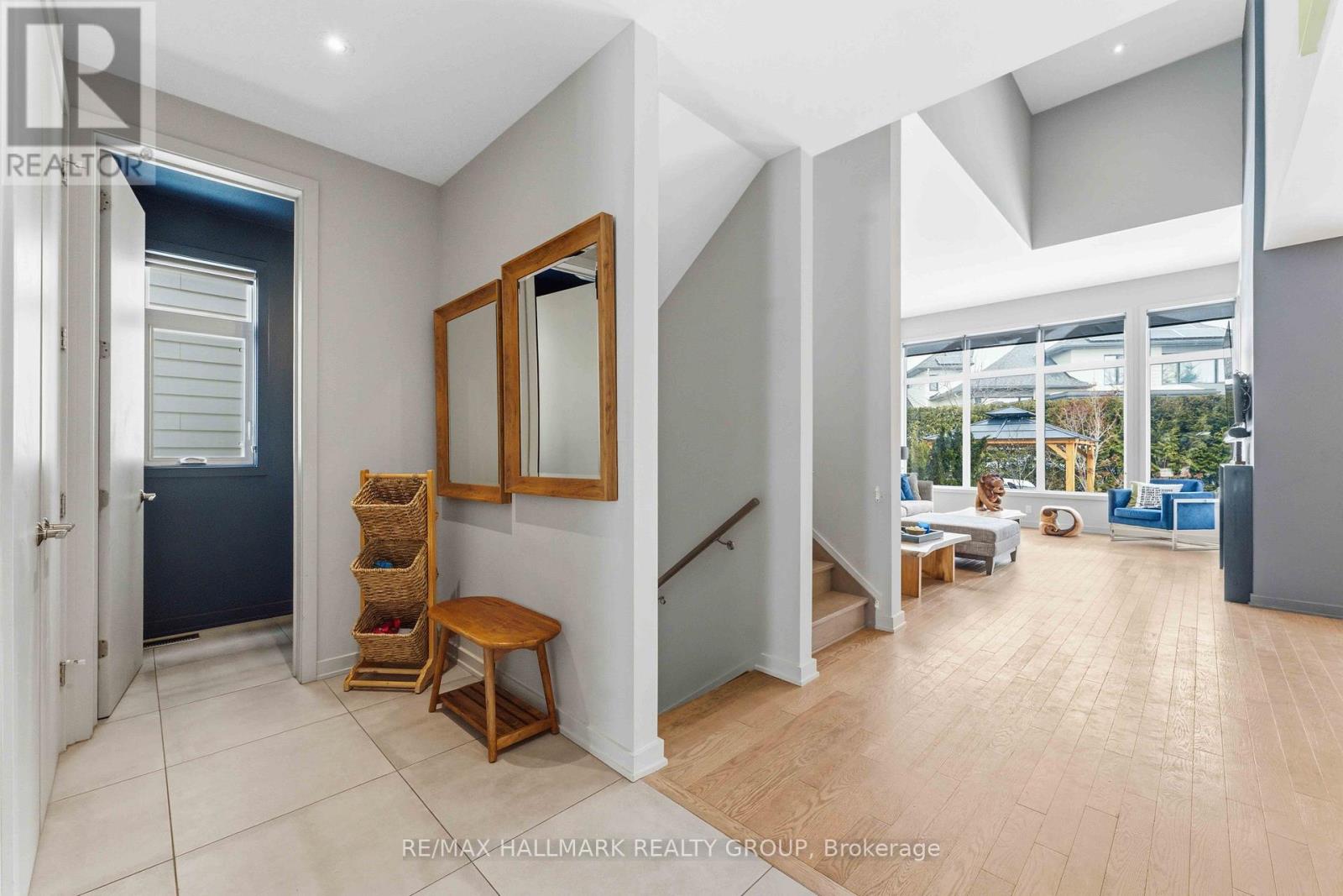 254 Sunnyridge Crescent, Ottawa, Ontario  K2M 0H3 - Photo 2 - X12846114