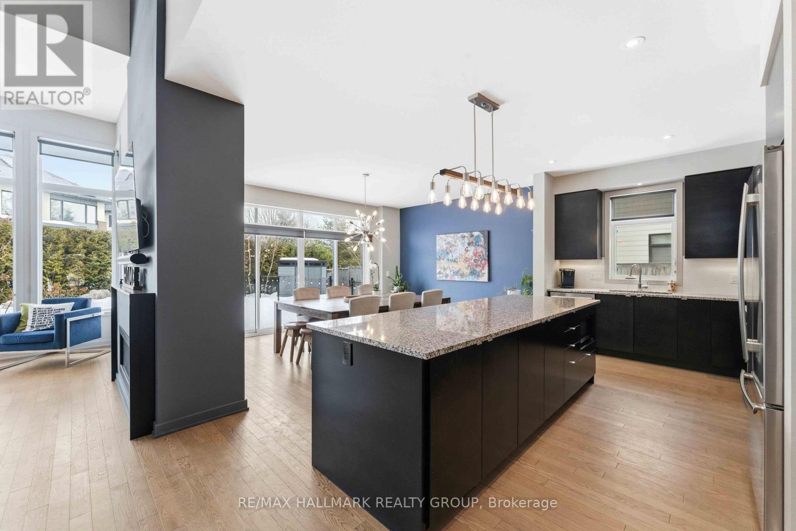 254 Sunnyridge Crescent, Ottawa, Ontario  K2M 0H3 - Photo 3 - X12846114