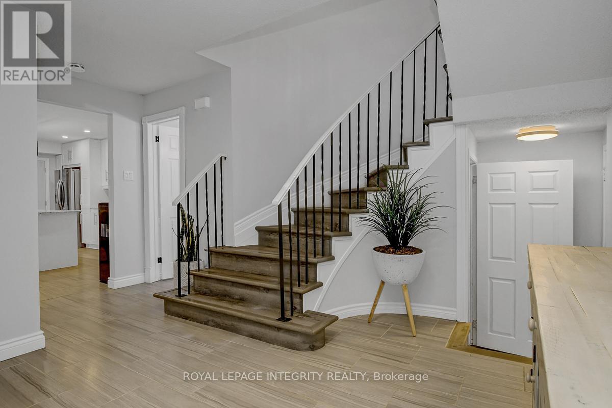 3 Palomino Drive, Ottawa, Ontario  K2M 1L9 - Photo 4 - X12846204