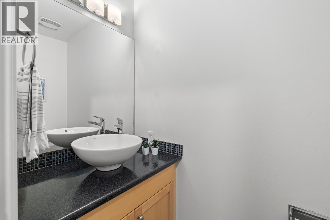 3066 Smith Avenue, Burnaby, British Columbia  V5G 4M6 - Photo 12 - R3096198