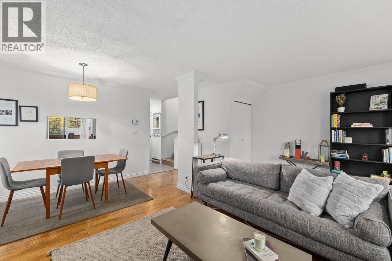 3066 Smith Avenue, Burnaby, British Columbia  V5G 4M6 - Photo 3 - R3096198