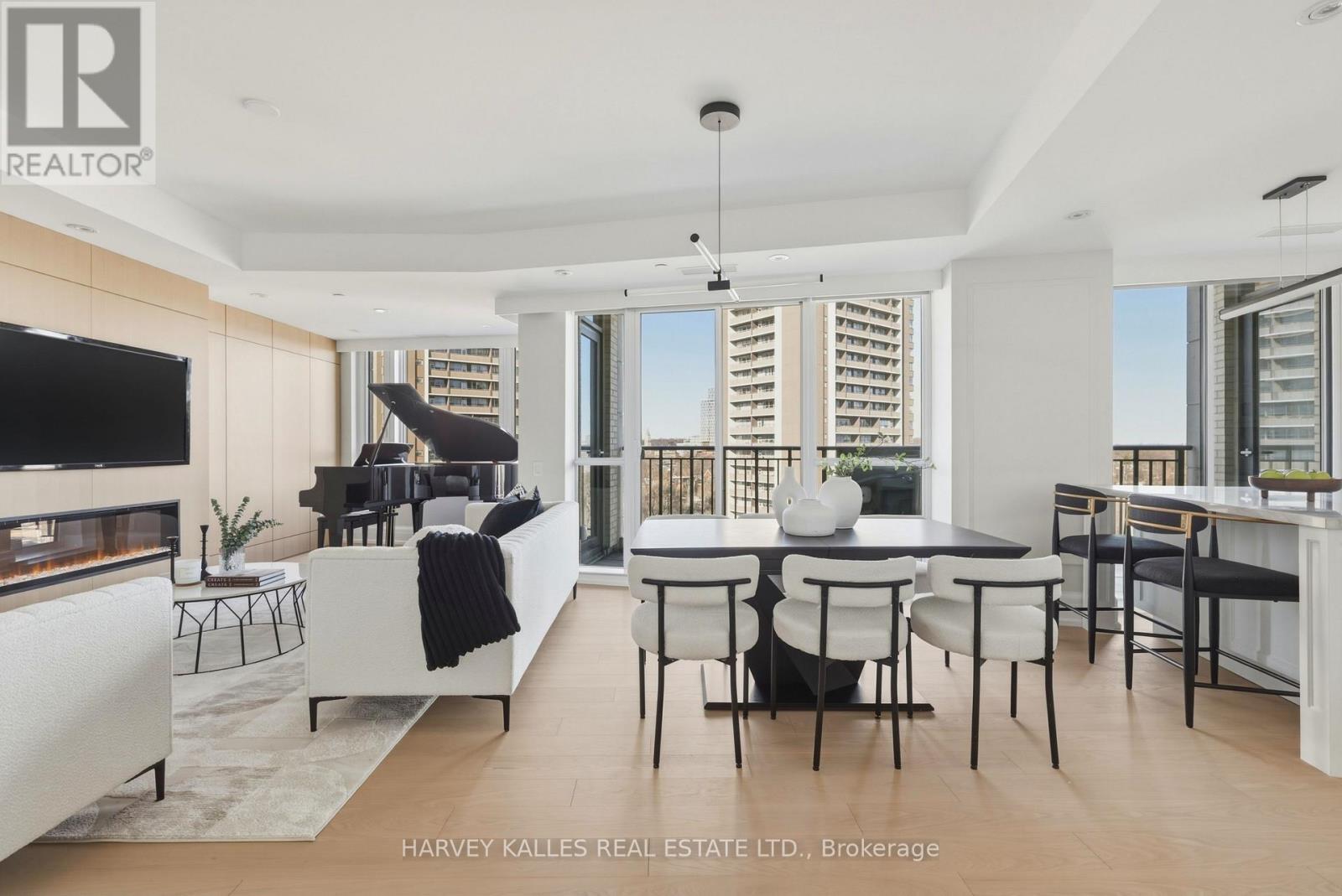 808 - 181 DAVENPORT ROAD, Toronto, Ontario