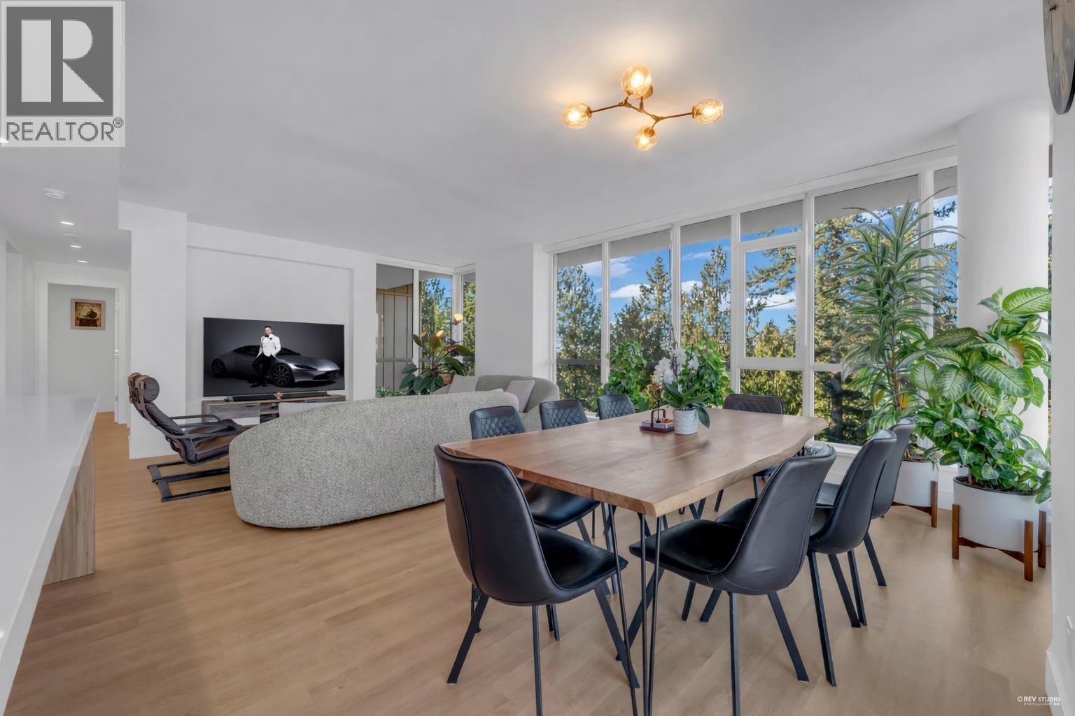 1101 2325 Emery Court, North Vancouver, British Columbia  V7J 0E8 - Photo 2 - R3093118