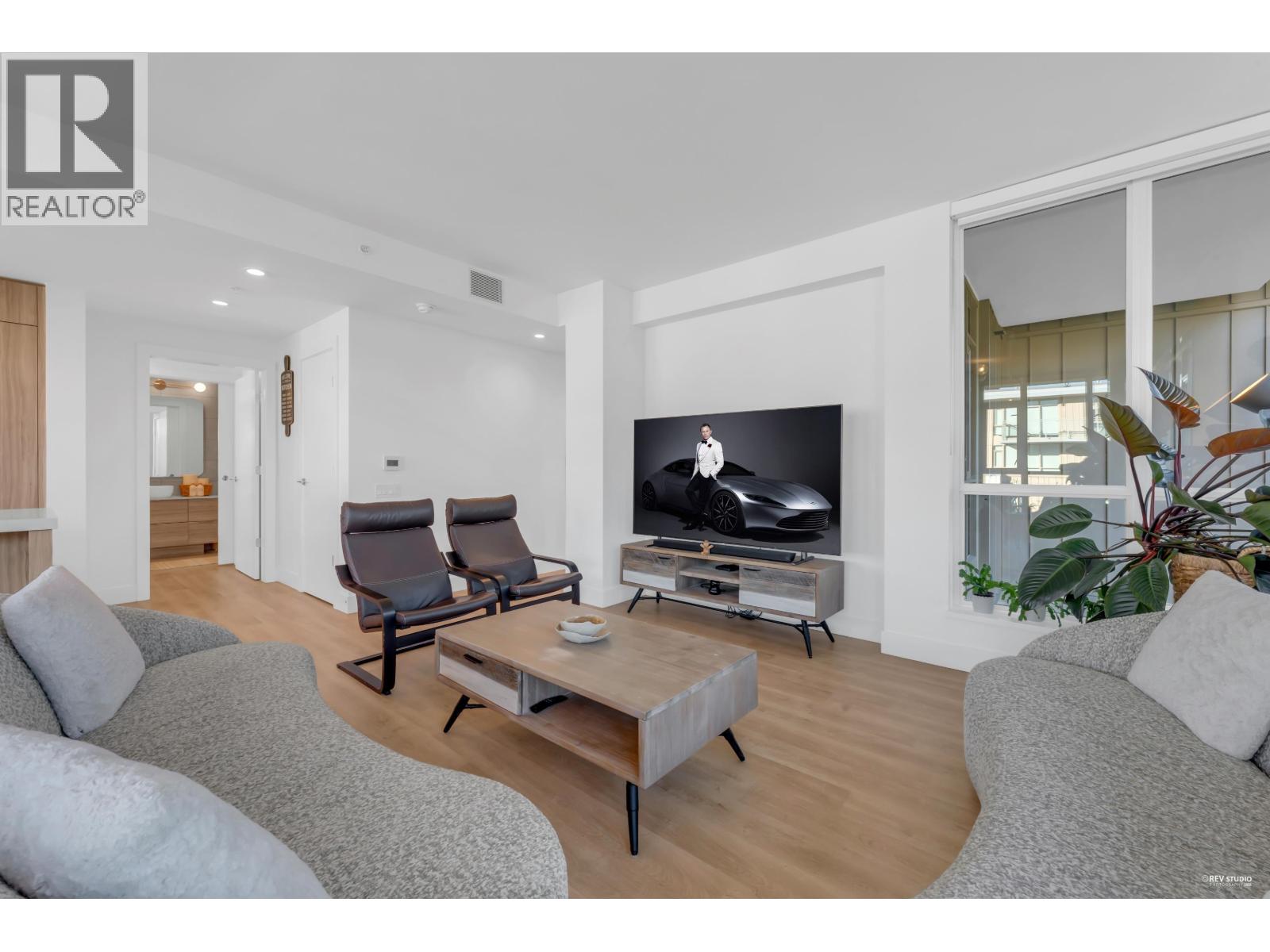 1101 2325 Emery Court, North Vancouver, British Columbia  V7J 0E8 - Photo 4 - R3093118