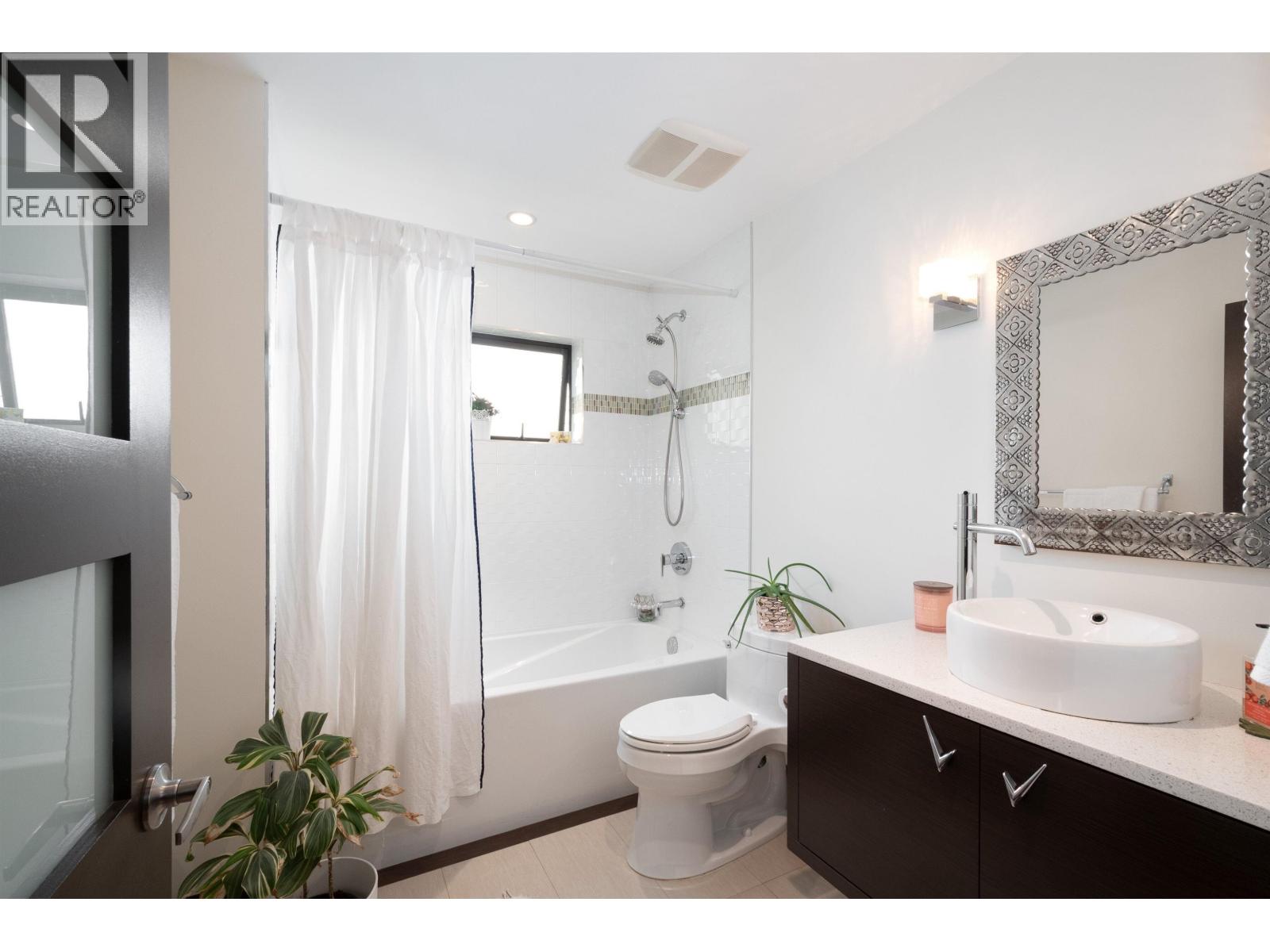 1930 Panorama Drive, North Vancouver, British Columbia  V7G 1V1 - Photo 15 - R3096128