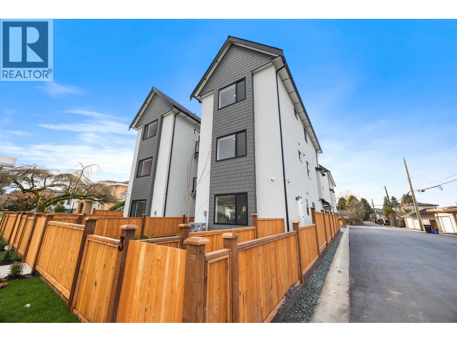 1 6639 Acacia Avenue, Burnaby, British Columbia  V5E 3J8 - Photo 2 - R3096202