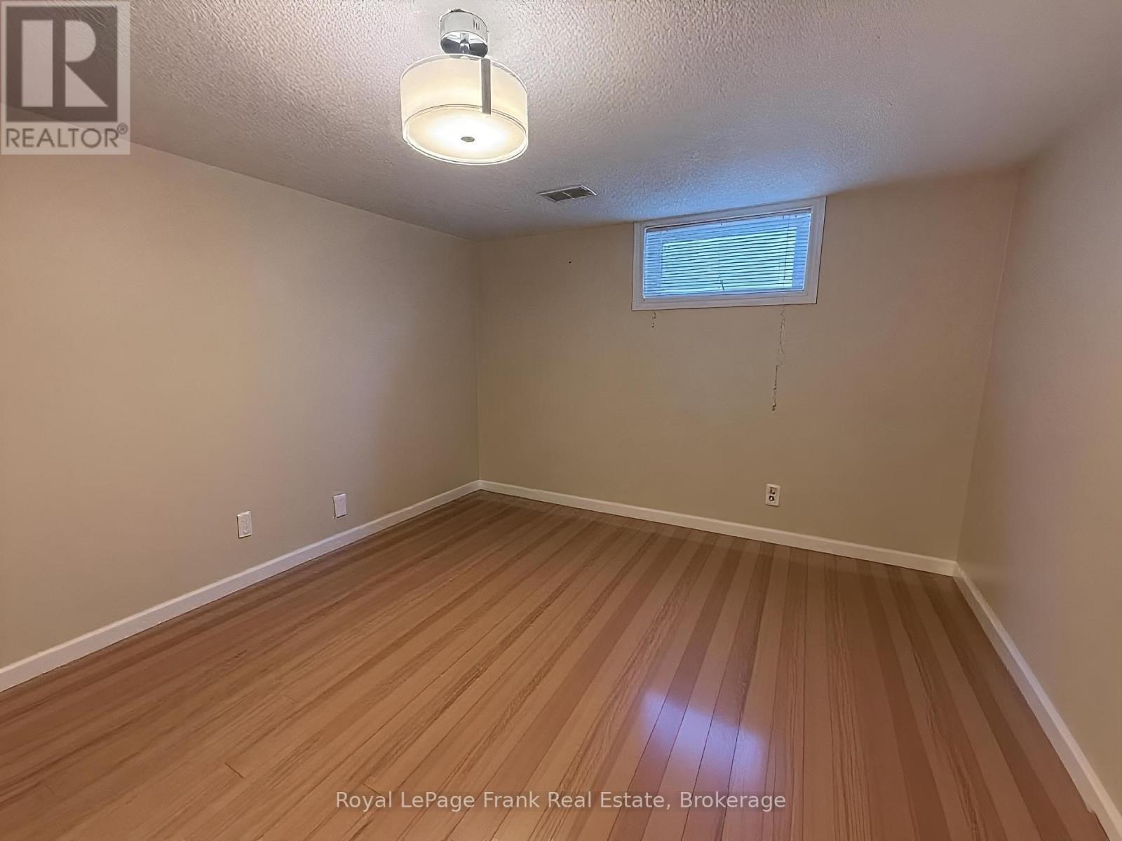 Lower - 249 Lucas Street, Richmond Hill, Ontario  L4C 4P9 - Photo 10 - N12846212