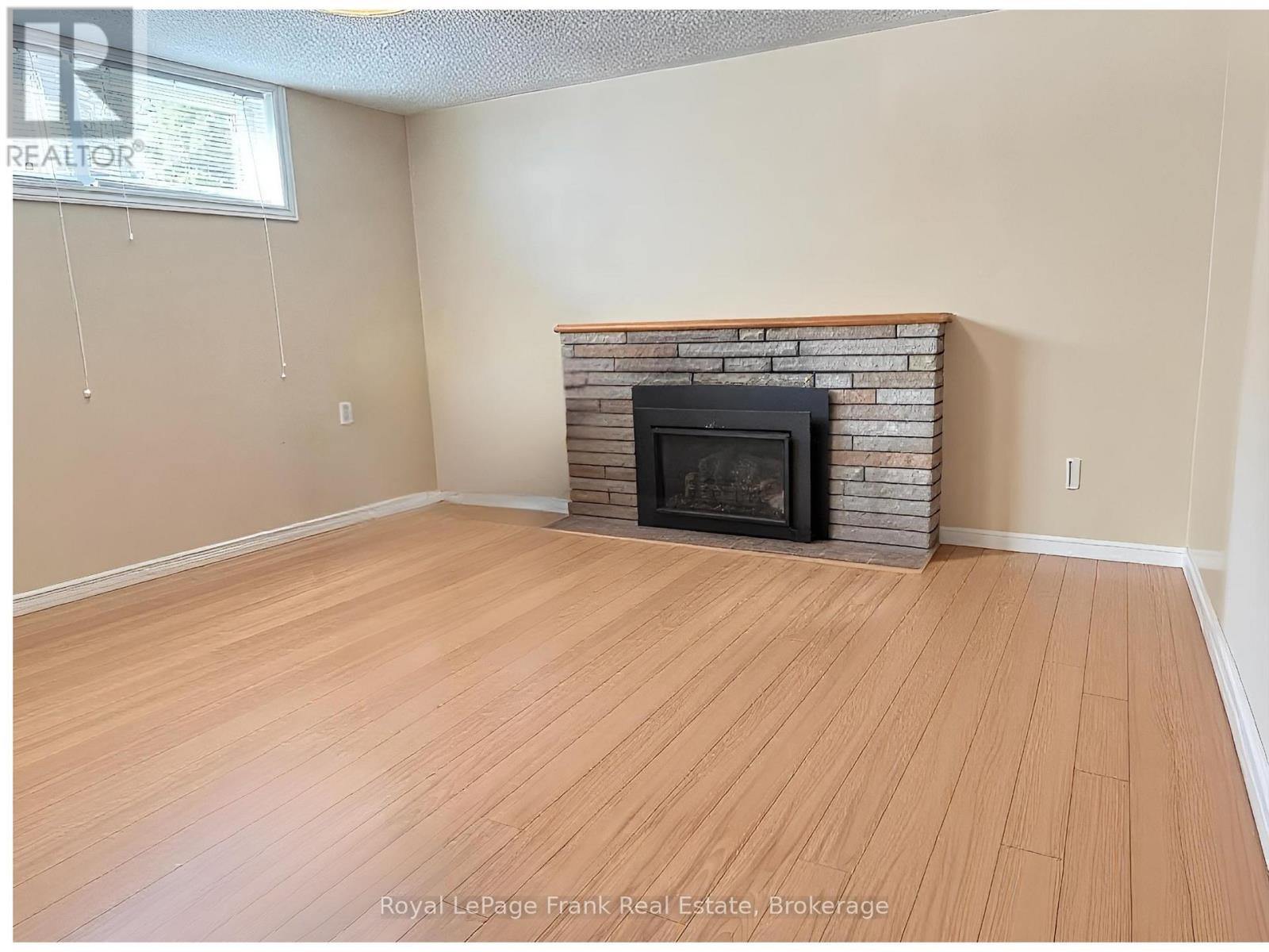 Lower - 249 Lucas Street, Richmond Hill, Ontario  L4C 4P9 - Photo 6 - N12846212