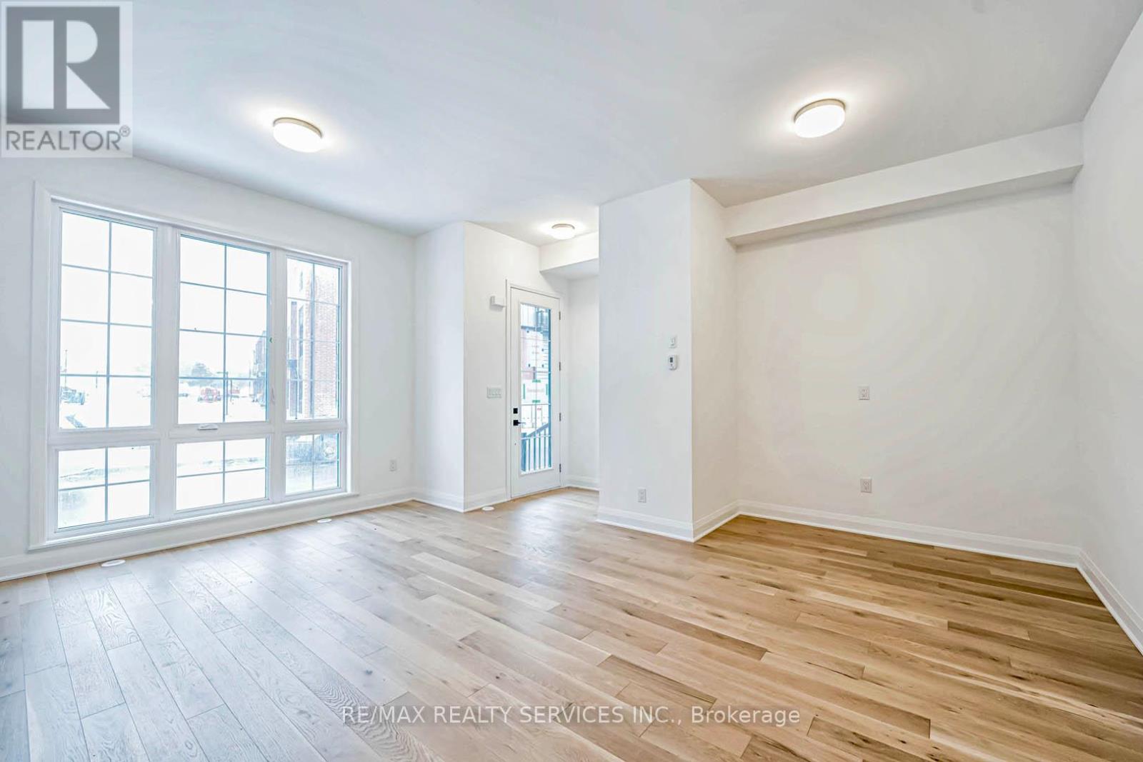 35 Alton Crescent, Vaughan, Ontario  L6S 3E7 - Photo 8 - N12846214