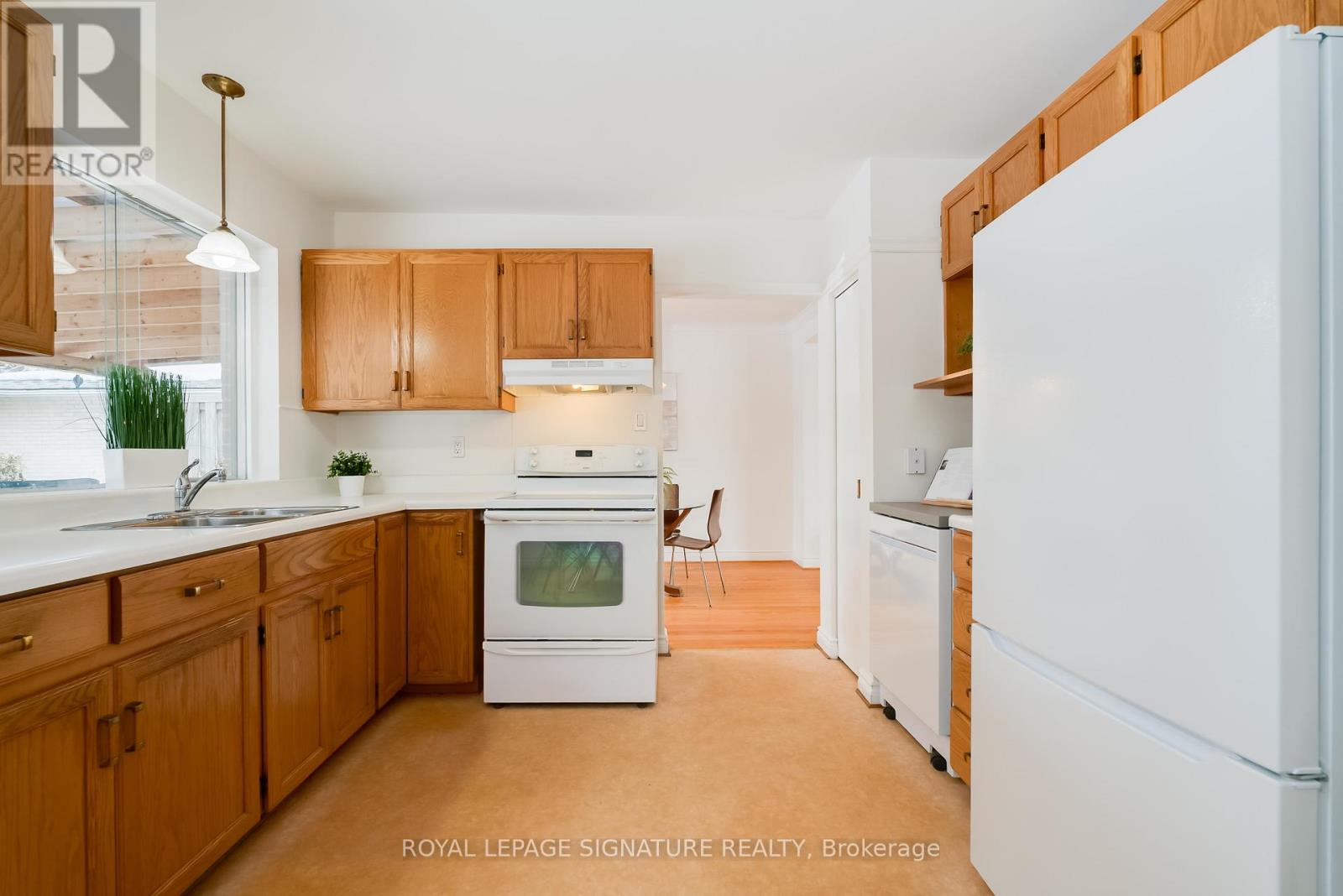 28 Grove Park Crescent, Toronto, Ontario  M2J 2C8 - Photo 8 - C12845382