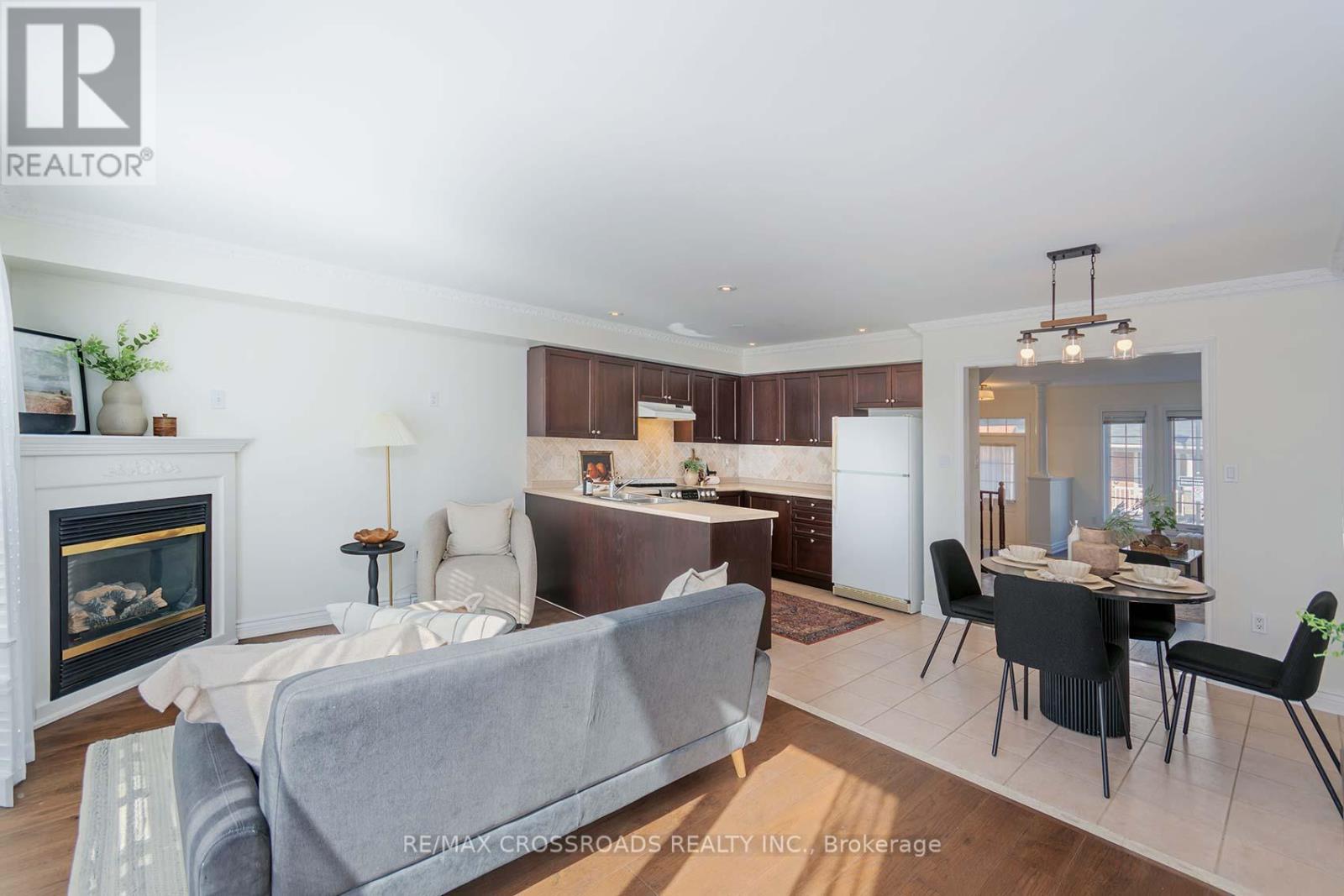 39 Torr Lane, Ajax, Ontario  L1S 7N1 - Photo 7 - E12845120