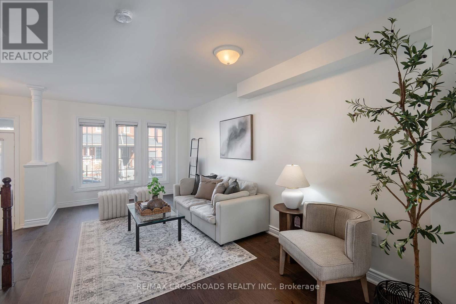 39 Torr Lane, Ajax, Ontario  L1S 7N1 - Photo 4 - E12845120