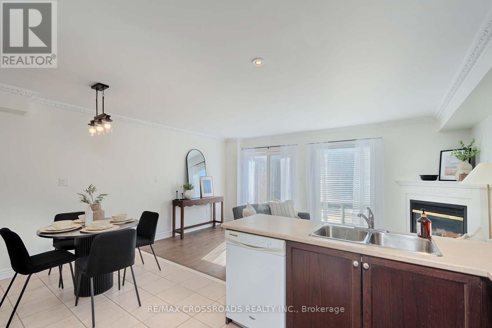 39 Torr Lane, Ajax, Ontario  L1S 7N1 - Photo 8 - E12845120