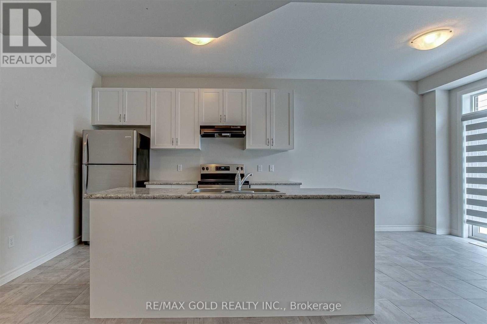 222 Links Crescent, Woodstock, Ontario  N4T 0M1 - Photo 9 - X12845904