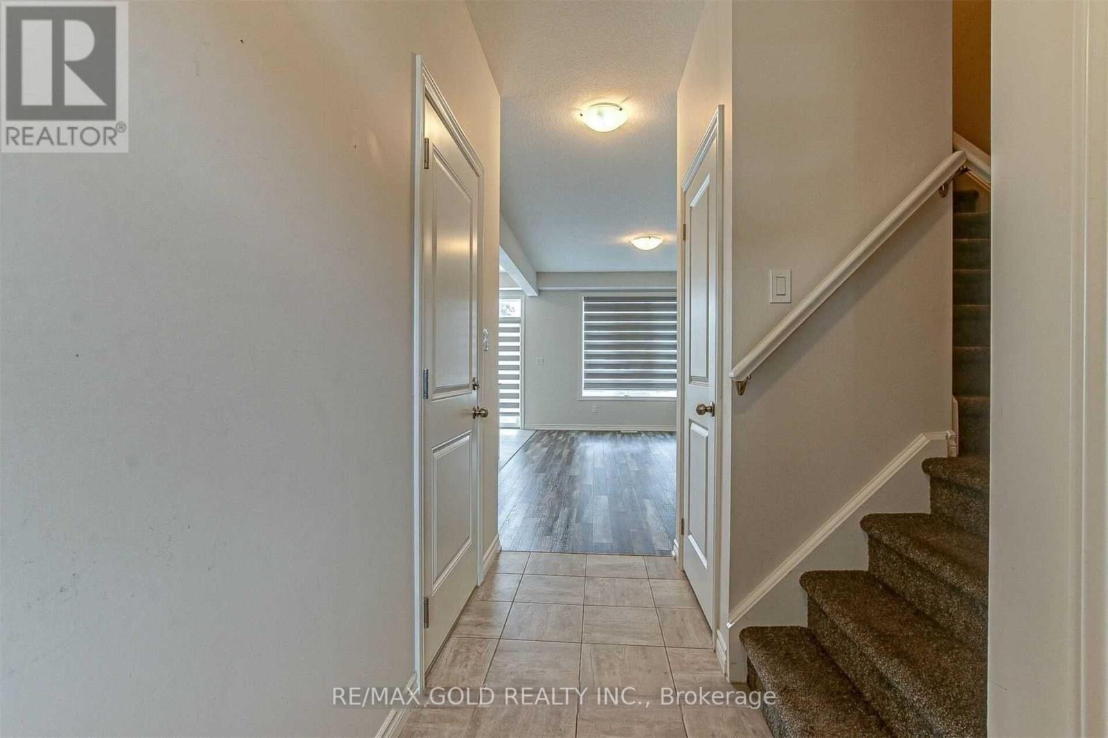 222 Links Crescent, Woodstock, Ontario  N4T 0M1 - Photo 3 - X12845904