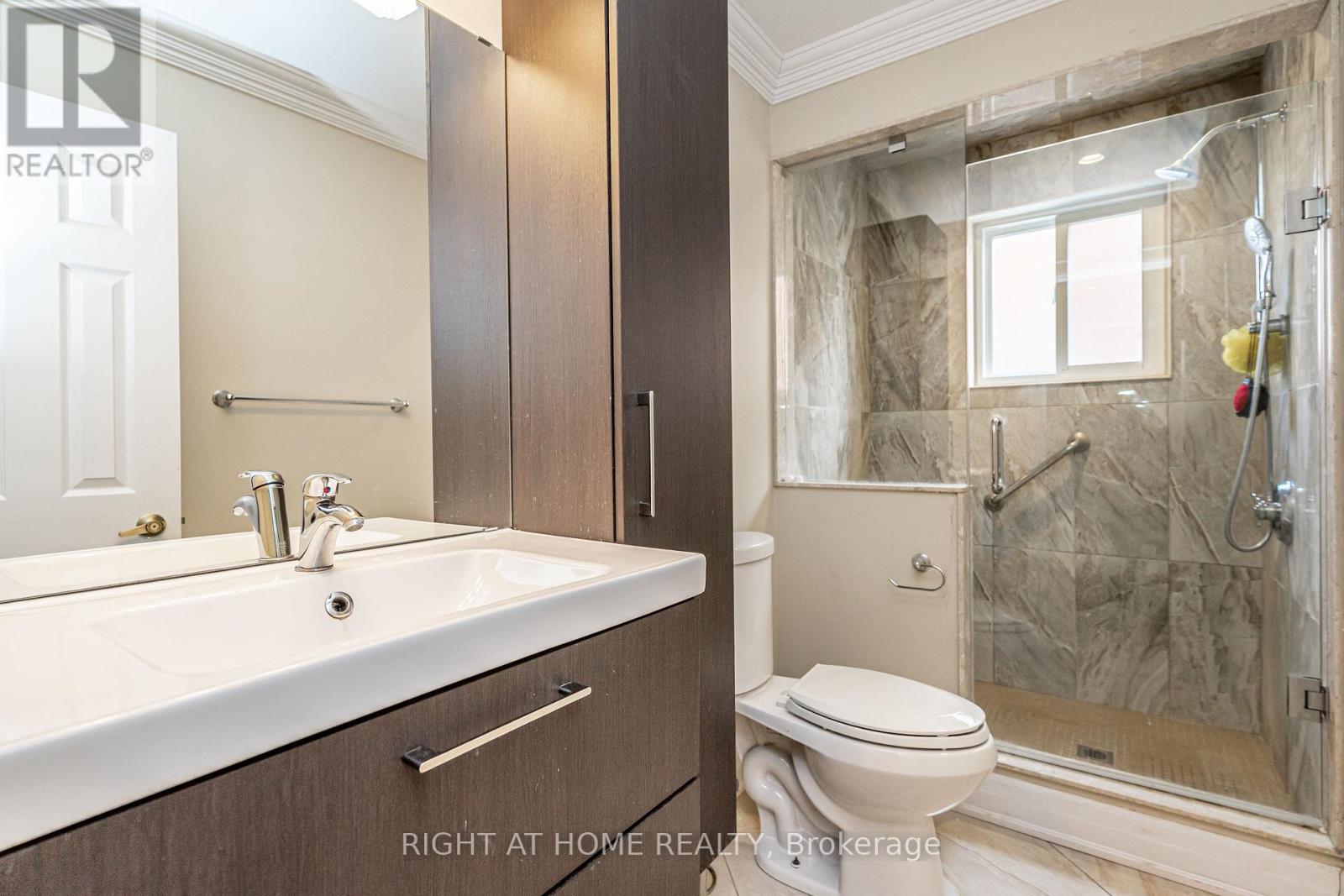 2136 Wincanton Crescent, Mississauga, Ontario  L5M 3E1 - Photo 18 - W12846092