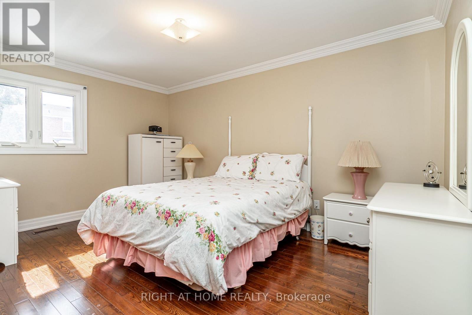 2136 Wincanton Crescent, Mississauga, Ontario  L5M 3E1 - Photo 26 - W12846092